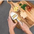 Rebanadora de queso Tramontina Marffim en uso - Napoles Novedades